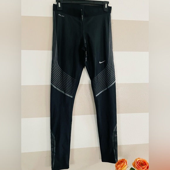 Nike Dri-Fit Leggings – Size S - Picture 1 of 9